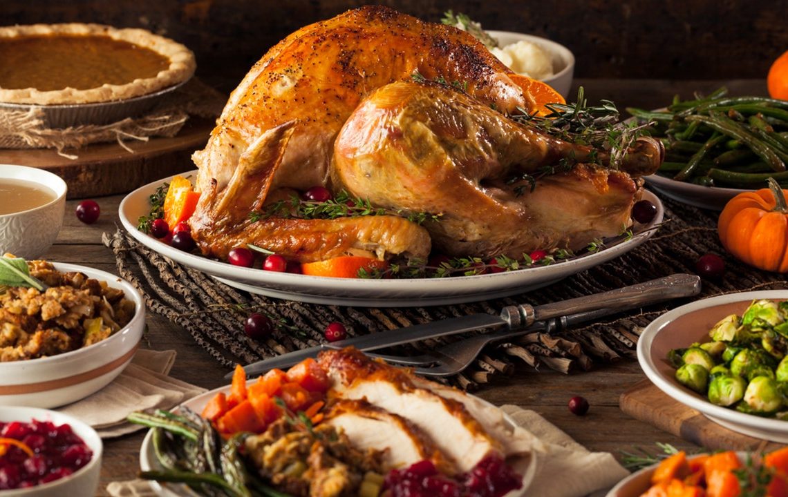 Which major restaurants will be open on Thanksgiving?