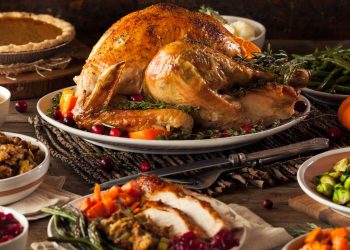 Which major restaurants will be open on Thanksgiving?
