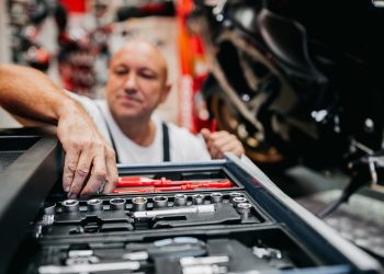 Mechanic shortage persists as workers age out of profession