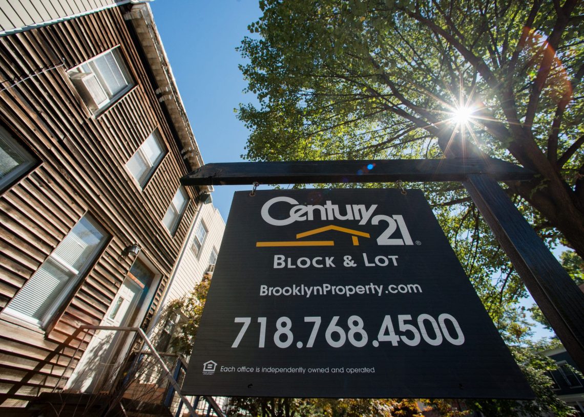 Century 21 CEO optimistic over 2025 real estate market: Here's what buyers 'don't realize'