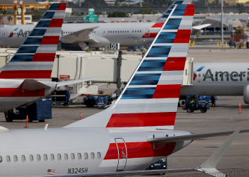American Airlines halts flights to Haiti