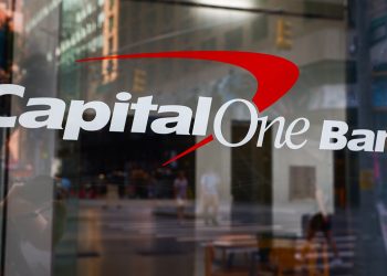 Capital One customers not getting payments amid outage
