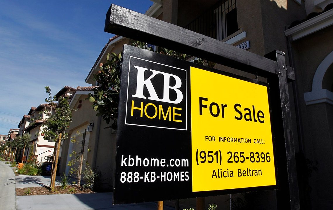Mortgage rates rise above 7% for first time since May