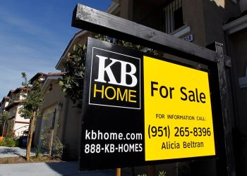 Mortgage rates rise above 7% for first time since May