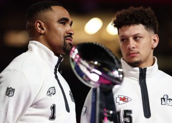 Americans' Super Bowl spending to rise despite inflation worries