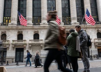 Americans' credit card and household debt reach all-time high