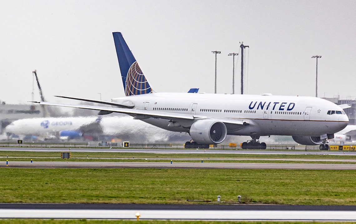 United increases airport lounge fees to counter overcrowding