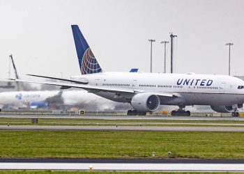 United increases airport lounge fees to counter overcrowding