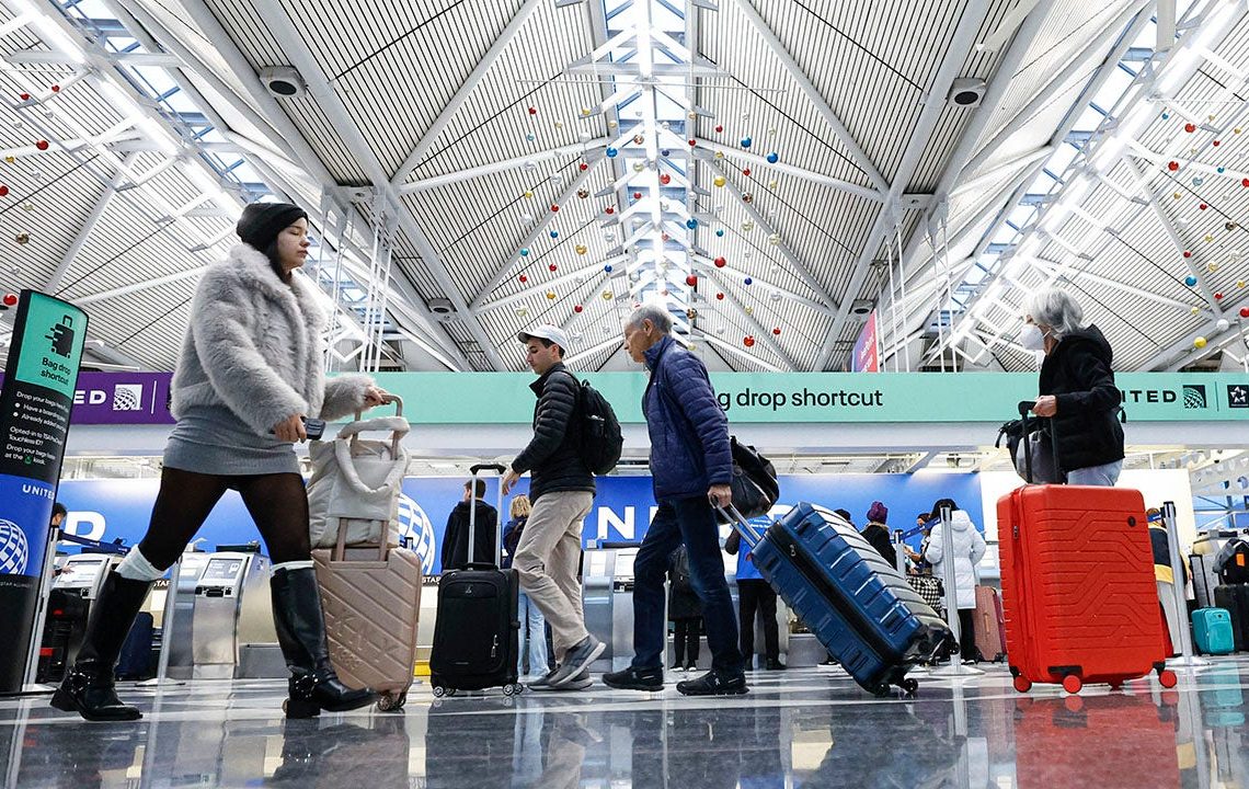 Travel experts break down the top credit cards to maximize summer vacation savings