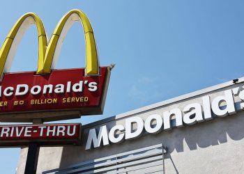 McDonald's extending hours at most US locations this summer amid hiring surge