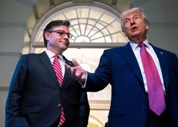 Over 300 economists urge Trump, GOP leaders to extend tax cuts before massive tax hike hits Americans