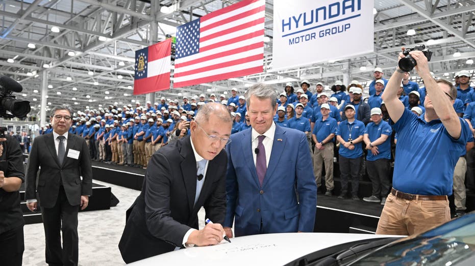 Hyundai Georgia plant grand opening signing