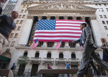 Over 20 state economies are in or near recession, Moody's finds