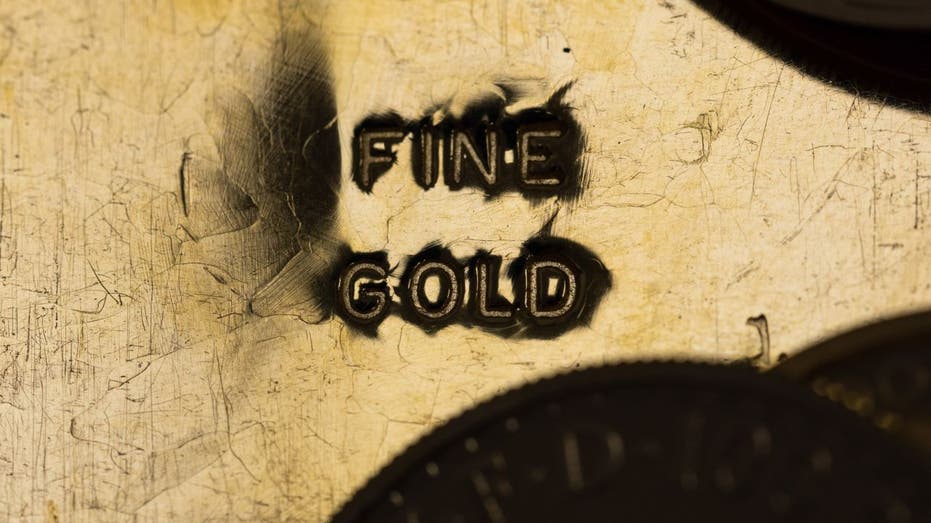 Gold bar mark