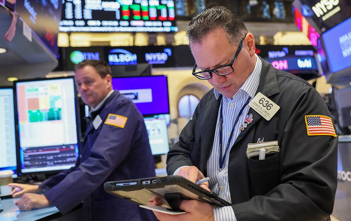 Jeffrey Gundlach says cracks forming in America's multitrillion-dollar private credit market