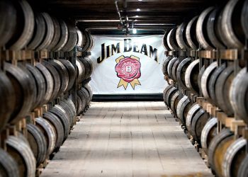 Jim Beam to close one of its distilleries for a year