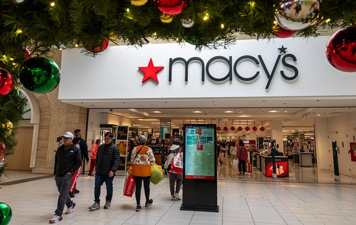 Widening K-shaped economy pattern across income groups