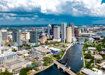 Southern cities dominate rankings of best job markets for new college graduates