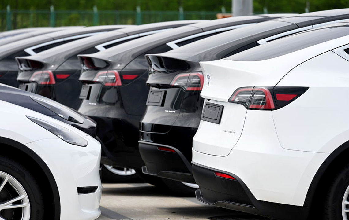 Tesla recalls more than 218K vehicles over rearview image issue that poses crash risk
