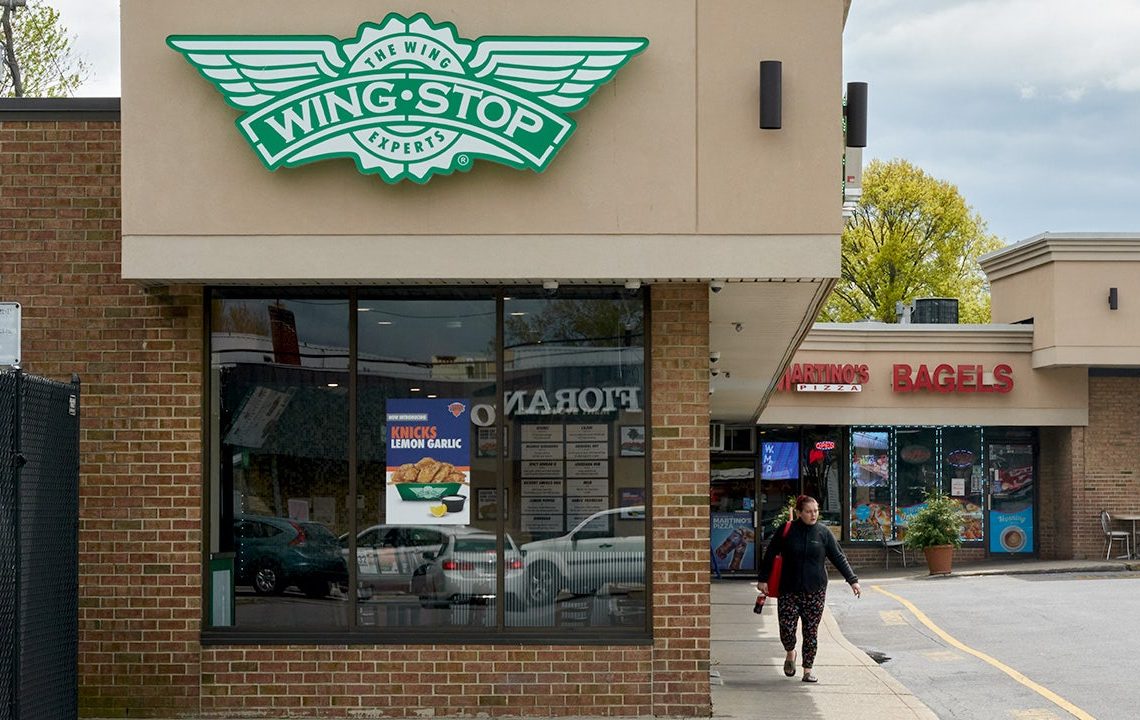 Rising gas prices are crushing restaurant sales as $4 a gallon becomes tipping point for consumers